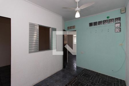 Sala de casa à venda com 4 quartos, 100m² em Parque Edu Chaves, São Paulo