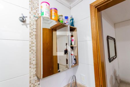 Banheiro de apartamento à venda com 2 quartos, 49m² em Parque das Nações, Santo André