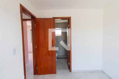 Quarto 1 Suite de casa de condomínio para alugar com 2 quartos, 46m² em Alto Boqueirão, Curitiba