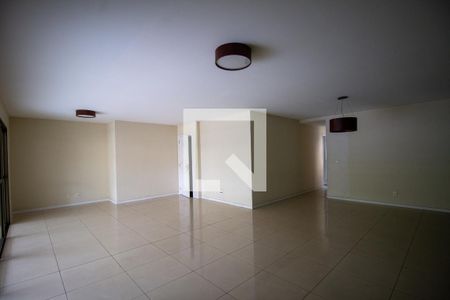 Sala de apartamento para alugar com 3 quartos, 200m² em Recreio dos Bandeirantes, Rio de Janeiro