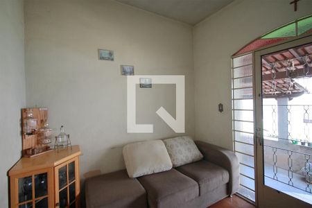 Hall social de casa à venda com 3 quartos, 90m² em Sagrada Família, Belo Horizonte