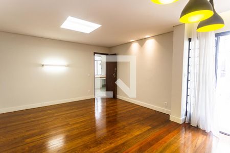 Sala de apartamento para alugar com 3 quartos, 122m² em Sion, Belo Horizonte