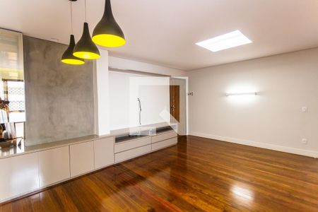 Sala de apartamento para alugar com 3 quartos, 122m² em Sion, Belo Horizonte