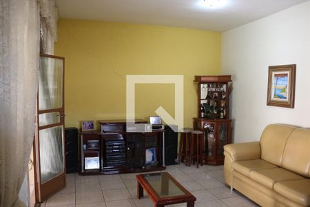 Sala de casa à venda com 3 quartos, 360m² em Novo Riacho, Contagem