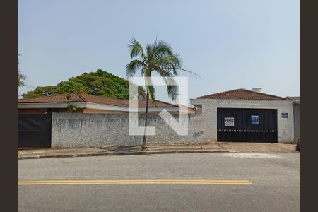 Casa à venda com 570m², 4 quartos e 6 vagas Casa à venda com 570m², 4 quartos e 6 vagasFachada do Imóvel