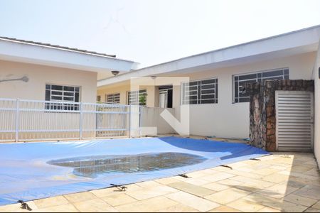 Casa à venda com 570m², 4 quartos e 6 vagas Casa à venda com 570m², 4 quartos e 6 vagasPiscina