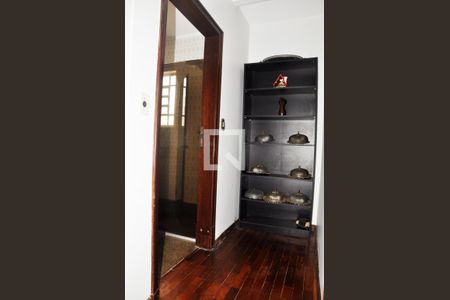 Casa à venda com 570m², 4 quartos e 6 vagas Casa à venda com 570m², 4 quartos e 6 vagasDetalhe - Suíte