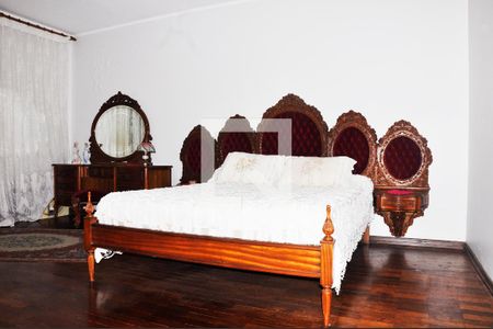 Casa à venda com 570m², 4 quartos e 6 vagas Casa à venda com 570m², 4 quartos e 6 vagasDetalhe - Quartos 01 com Suíte