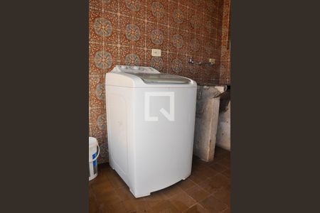 Casa à venda com 570m², 4 quartos e 6 vagas Casa à venda com 570m², 4 quartos e 6 vagasÁrea de Serviço