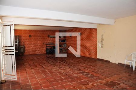 Casa à venda com 570m², 4 quartos e 6 vagas Casa à venda com 570m², 4 quartos e 6 vagasGaragem