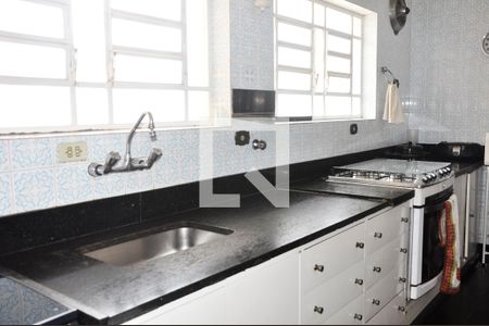 Casa à venda com 570m², 4 quartos e 6 vagas Casa à venda com 570m², 4 quartos e 6 vagasDetalhe - Cozinha