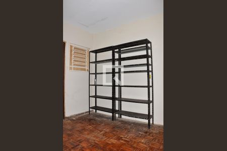 Casa à venda com 570m², 4 quartos e 6 vagas Casa à venda com 570m², 4 quartos e 6 vagasEdícula