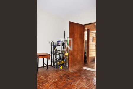 Casa à venda com 570m², 4 quartos e 6 vagas Casa à venda com 570m², 4 quartos e 6 vagasEdícula