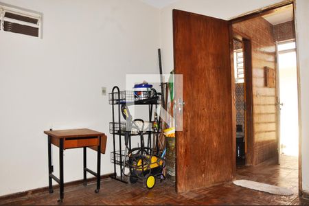 Casa à venda com 570m², 4 quartos e 6 vagas Casa à venda com 570m², 4 quartos e 6 vagasEdícula