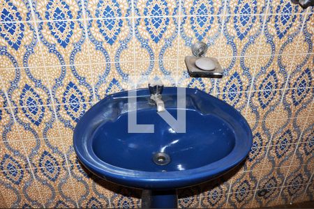 Casa à venda com 570m², 4 quartos e 6 vagas Casa à venda com 570m², 4 quartos e 6 vagasBanheiro da Edícula