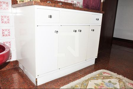 Casa à venda com 570m², 4 quartos e 6 vagas Casa à venda com 570m², 4 quartos e 6 vagasDetalhe - Banheiro Social