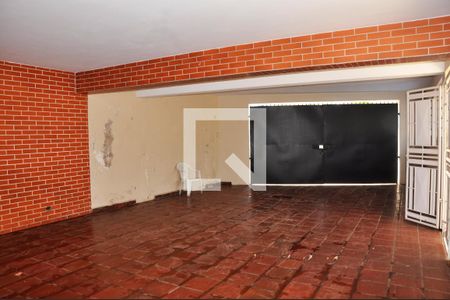 Casa à venda com 570m², 4 quartos e 6 vagas Casa à venda com 570m², 4 quartos e 6 vagasGaragem