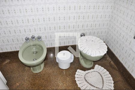 Casa à venda com 570m², 4 quartos e 6 vagas Casa à venda com 570m², 4 quartos e 6 vagasDetalhe - Suíte