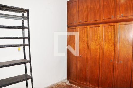 Casa à venda com 570m², 4 quartos e 6 vagas Casa à venda com 570m², 4 quartos e 6 vagasEdícula