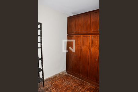 Casa à venda com 570m², 4 quartos e 6 vagas Casa à venda com 570m², 4 quartos e 6 vagasEdícula