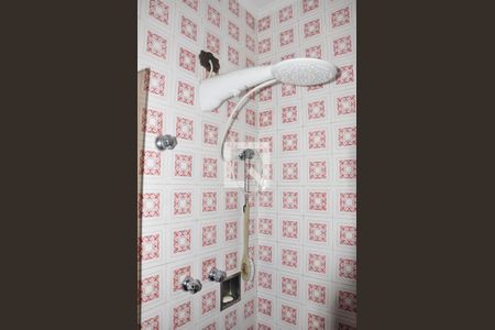 Casa à venda com 570m², 4 quartos e 6 vagas Casa à venda com 570m², 4 quartos e 6 vagasDetalhe - Banheiro Social