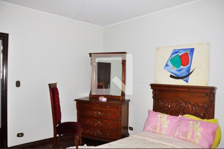 Casa à venda com 570m², 4 quartos e 6 vagas Casa à venda com 570m², 4 quartos e 6 vagasDetalhe - Quarto 02