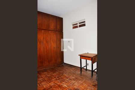 Casa à venda com 570m², 4 quartos e 6 vagas Casa à venda com 570m², 4 quartos e 6 vagasEdícula