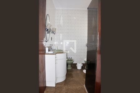 Casa à venda com 570m², 4 quartos e 6 vagas Casa à venda com 570m², 4 quartos e 6 vagasDetalhe - Suíte