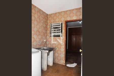 Casa à venda com 570m², 4 quartos e 6 vagas Casa à venda com 570m², 4 quartos e 6 vagasÁrea de Serviço