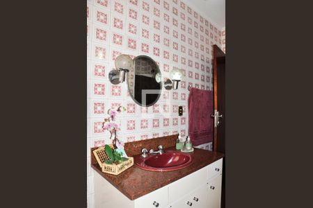 Casa à venda com 570m², 4 quartos e 6 vagas Casa à venda com 570m², 4 quartos e 6 vagasDetalhe - Banheiro Social