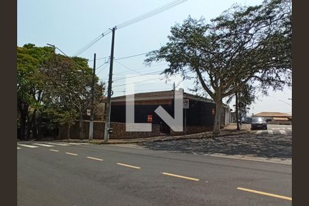 Casa à venda com 570m², 4 quartos e 6 vagas Casa à venda com 570m², 4 quartos e 6 vagasFachada do Imóvel