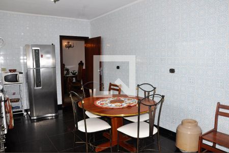 Casa à venda com 570m², 4 quartos e 6 vagas Casa à venda com 570m², 4 quartos e 6 vagasDetalhe - Cozinha