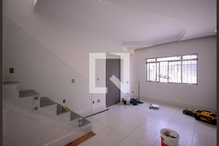 Sala  de casa para alugar com 4 quartos, 150m² em Vila Brasilina, São Paulo