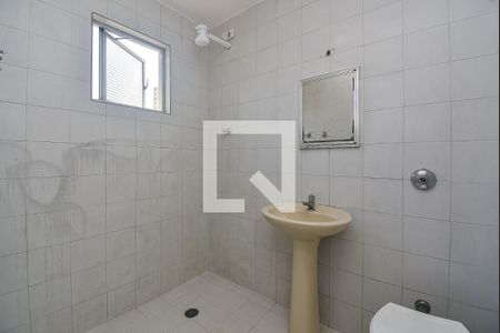 Banheiro de casa para alugar com 1 quarto, 25m² em Conjunto Residencial Jardim Canaa, São Paulo