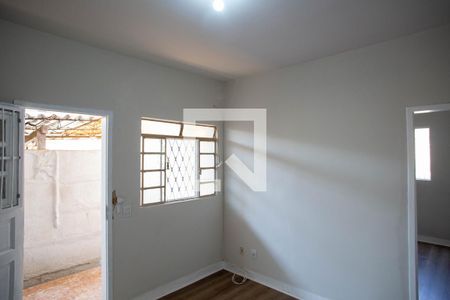 Sala de casa para alugar com 1 quarto, 60m² em Santa Efigênia, Belo Horizonte