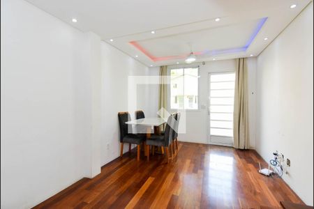 Sala de casa de condomínio para alugar com 2 quartos, 54m² em Água Chata, Guarulhos