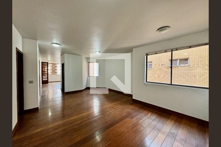 Sala de apartamento à venda com 4 quartos, 210m² em Funcionários, Belo Horizonte