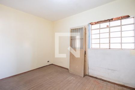 Sala de casa à venda com 2 quartos, 200m² em Km 18, Osasco