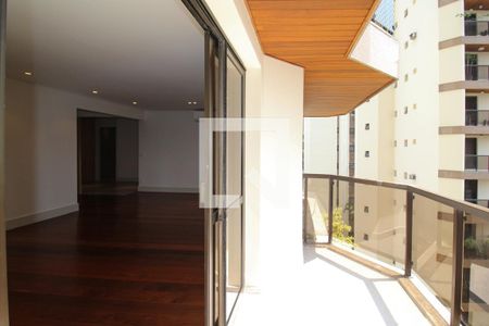 Varanda da Sala de apartamento à venda com 4 quartos, 217m² em Jardim Europa, São Paulo