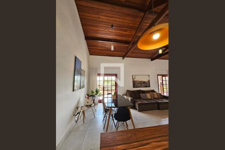 Sala de casa de condomínio à venda com 3 quartos, 169m² em , Itabirito