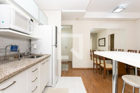 Cozinha de apartamento para alugar com 1 quarto, 54m² em Cerqueira César, São Paulo