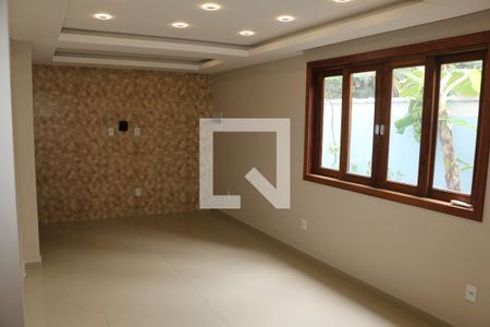 Sala de casa para alugar com 1 quarto, 88m² em Oliveira, Nova Iguaçu