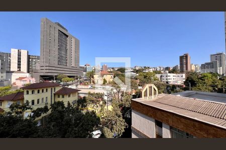 Vista da Rua de apartamento à venda com 4 quartos, 160m² em Centro, Belo Horizonte