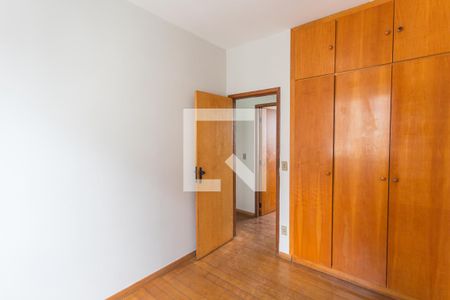 Quarto 1 de apartamento para alugar com 3 quartos, 136m² em Santa Tereza, Belo Horizonte