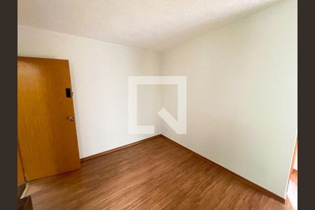 Sala de apartamento para alugar com 2 quartos, 45m² em Califórnia, Contagem