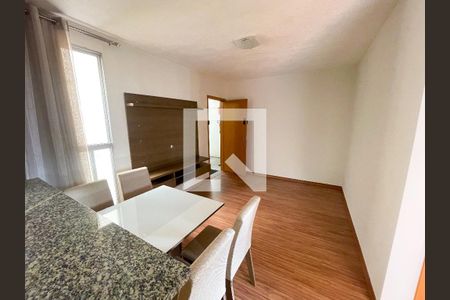 Sala de apartamento para alugar com 2 quartos, 45m² em Califórnia, Contagem