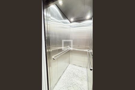 Apartamento à venda com 130m², 3 quartos e 2 vagas Apartamento à venda com 130m², 3 quartos e 2 vagasElevador