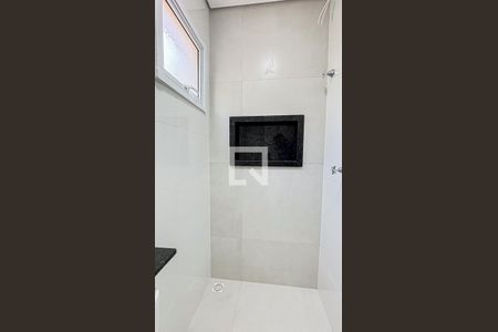 Apartamento à venda com 130m², 3 quartos e 2 vagas Apartamento à venda com 130m², 3 quartos e 2 vagasBanheiro da Suite