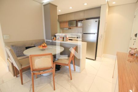 Sala de apartamento à venda com 2 quartos, 85m² em Vila Bertioga, São Paulo