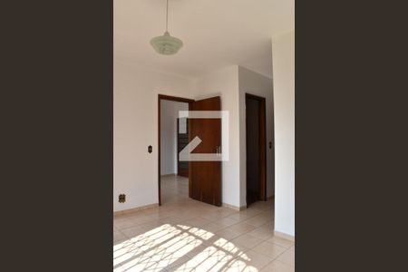 Sala 1 de casa para alugar com 3 quartos, 115m² em Fanny, Curitiba